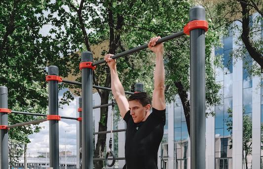 Для чего нужен турник: для каких упражнений подходит