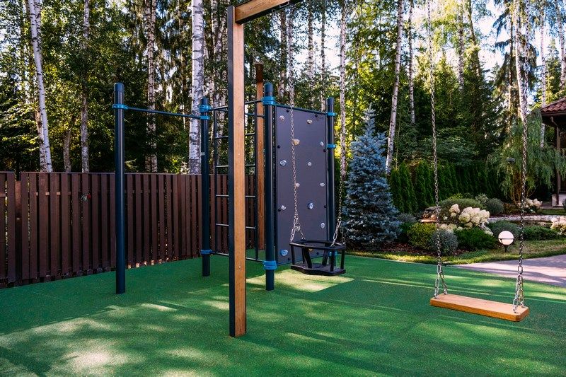 Как мы делали площадку для воркаута во дворе частного дома: 6 проблем, которые быстро решили